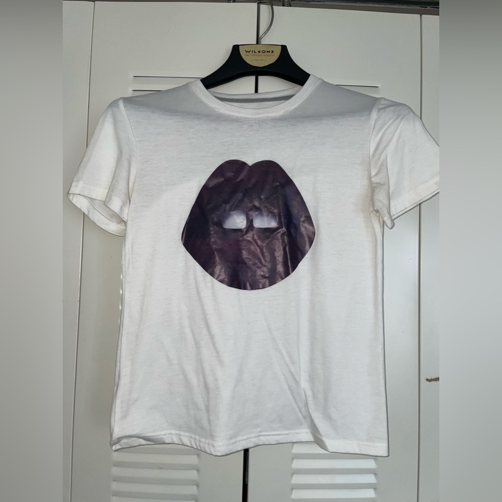 Tee shirt